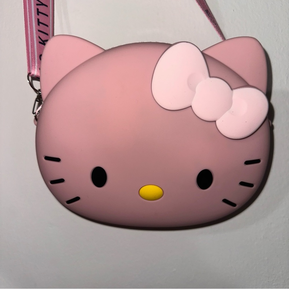NIP Hello Kitty Pink Large Silicone Crossbody Bag with Adjustable Strap - Picture 6 of 8